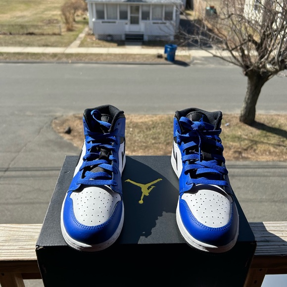 Jordan 1 Size 7y brand new dead stock - Picture 3 of 6